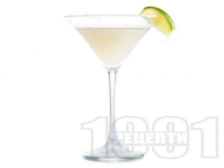 Коктейл White Cosmopolitan с водка и ликьор Cointreau